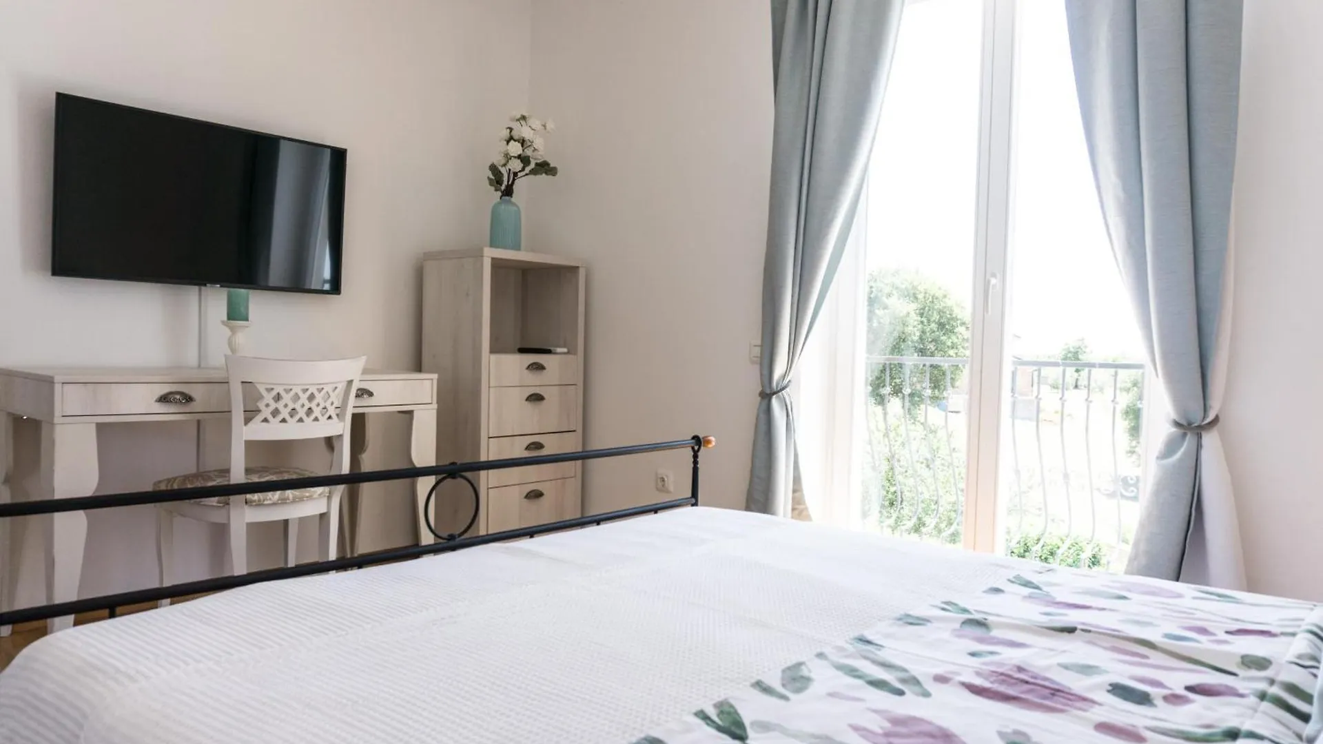Villa Histria Relax For 8 People In Central Istria With Sea View And Children Playground Smoljanci