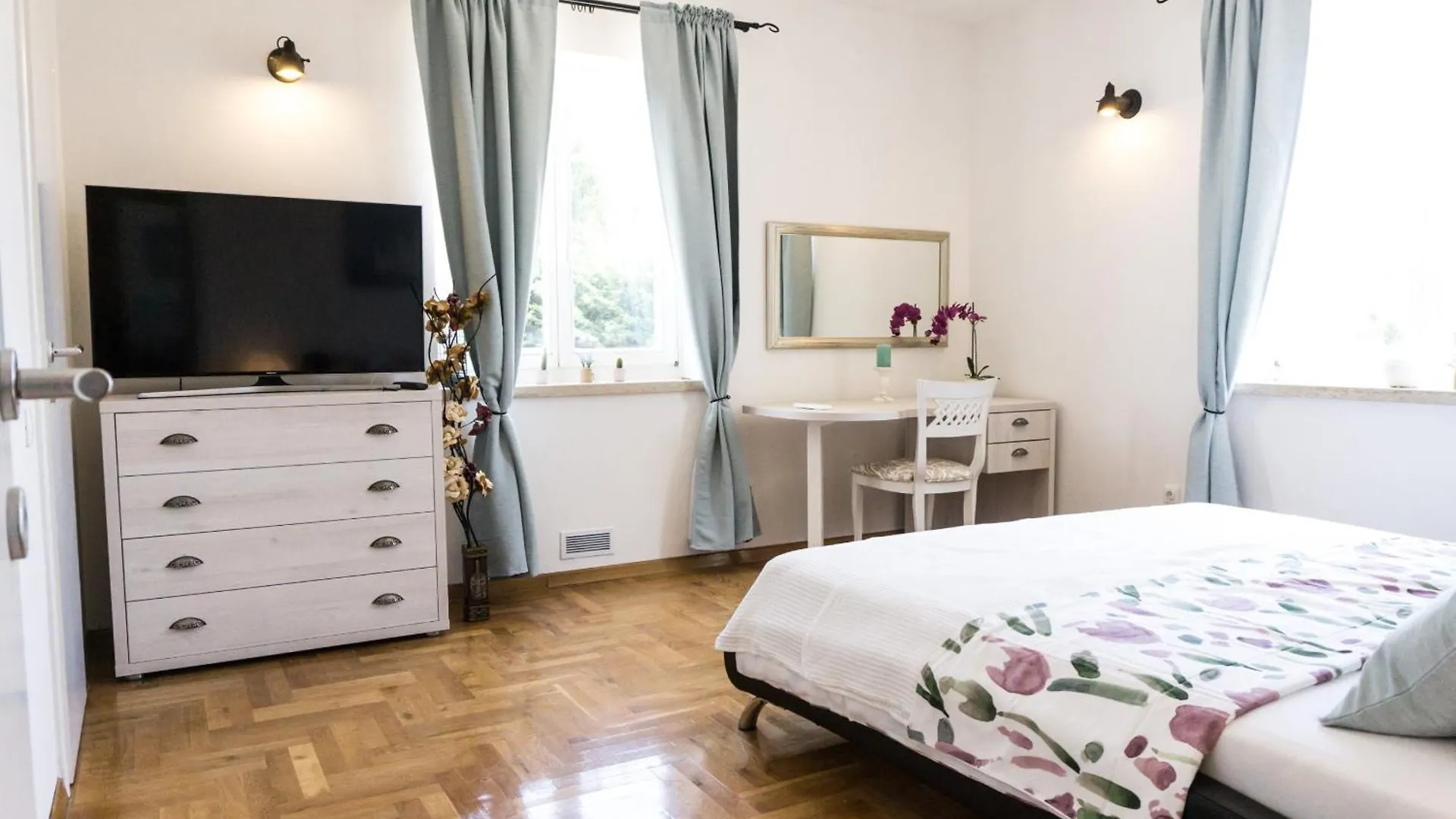 Villa Histria Relax For 8 People In Central Istria With Sea View And Children Playground Smoljanci